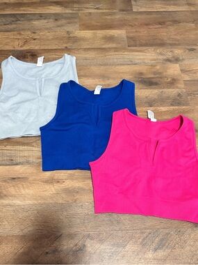 90 Degree By Reflex Ribbed Notch Tank Crop — Hot Pink, Royal Blue, Light Gray